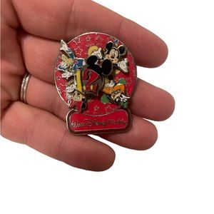 Disney world 2012 spinner Fab Four pin